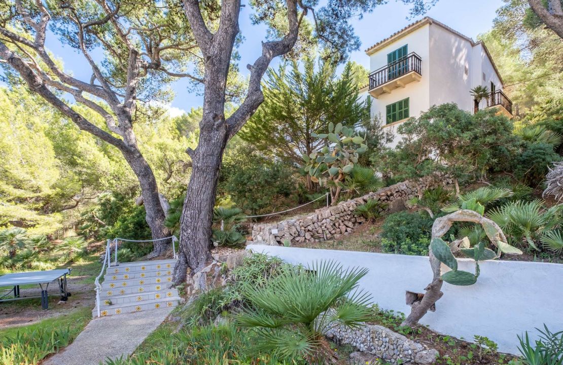 Hostal for Sale, Cala Sant Vicente, Mallorca, Near the Beach, Sea View