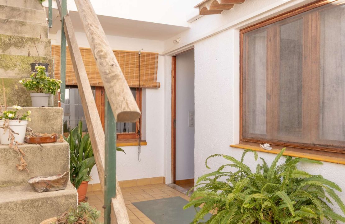 Impressive townhouse in Mallorca Pollensa with views for sale