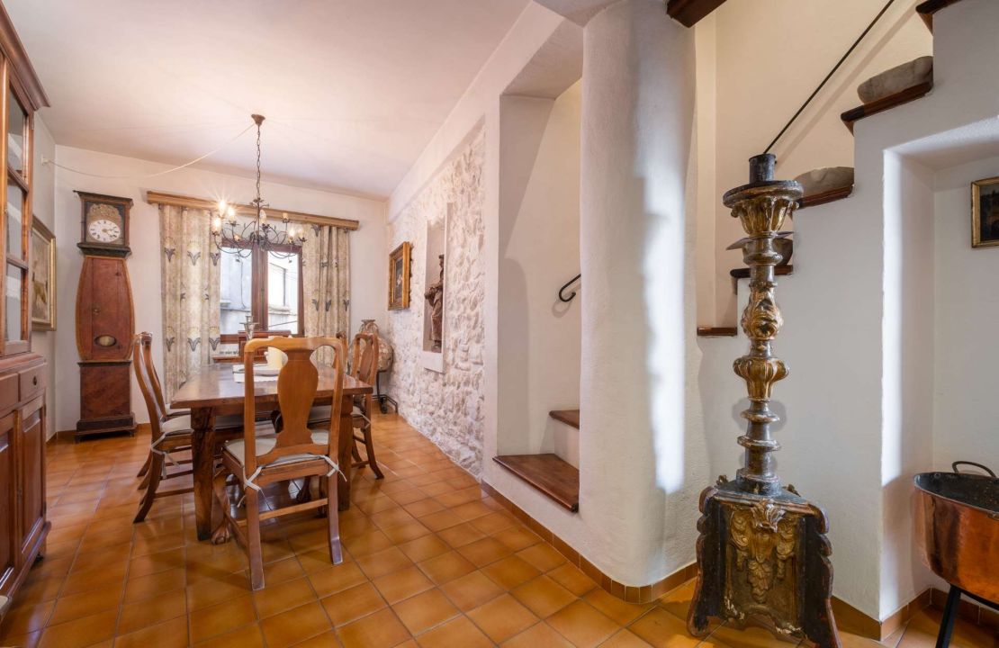 Impressive townhouse in Mallorca Pollensa with views for sale