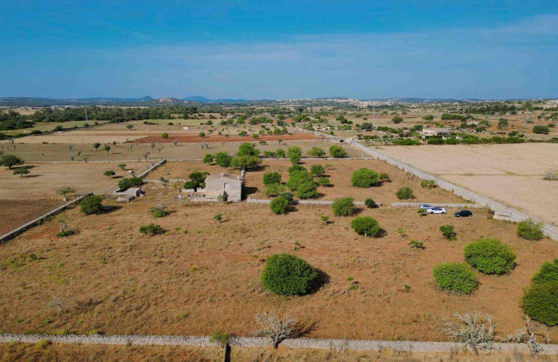 Traditional style finca for sale - fantastic opportunity to create your dream home!