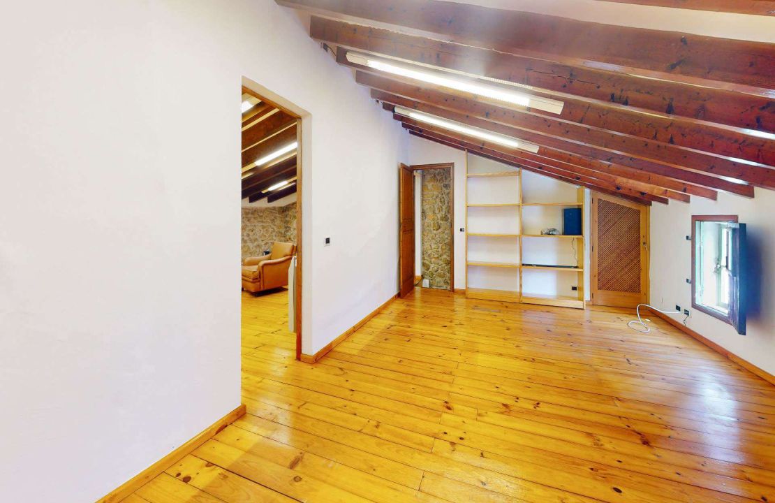 Townhouse in Puerto Pollensa with covered private parking space for sale.