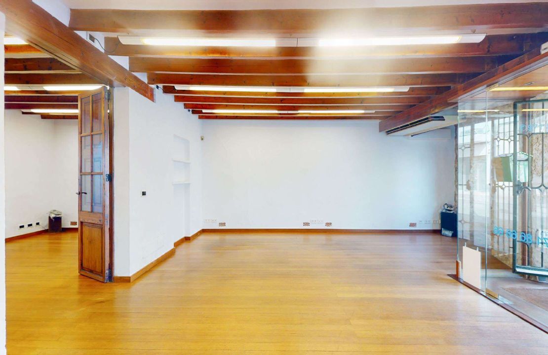 Townhouse in Puerto Pollensa with covered private parking space for sale.