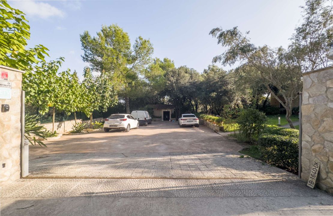 Finca in Pollenca North Mallorca with holiday rental license for sale