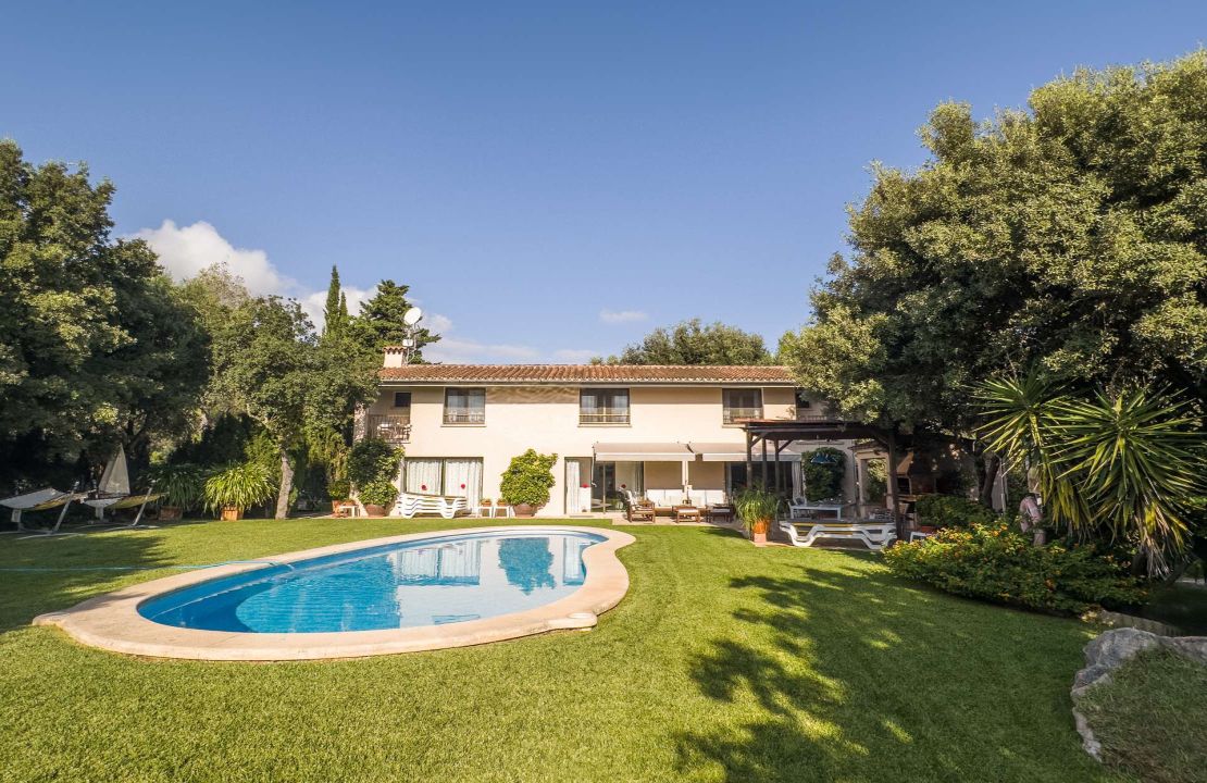 Finca in Pollenca North Mallorca with holiday rental license for sale
