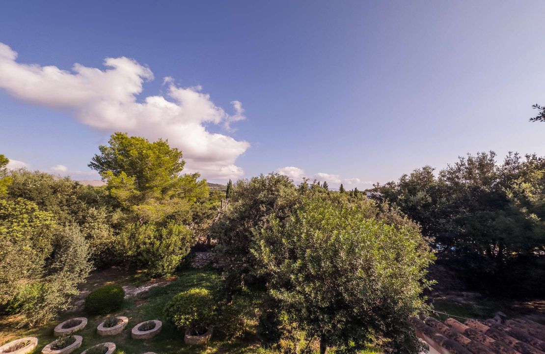 Finca in Pollenca North Mallorca with holiday rental license for sale