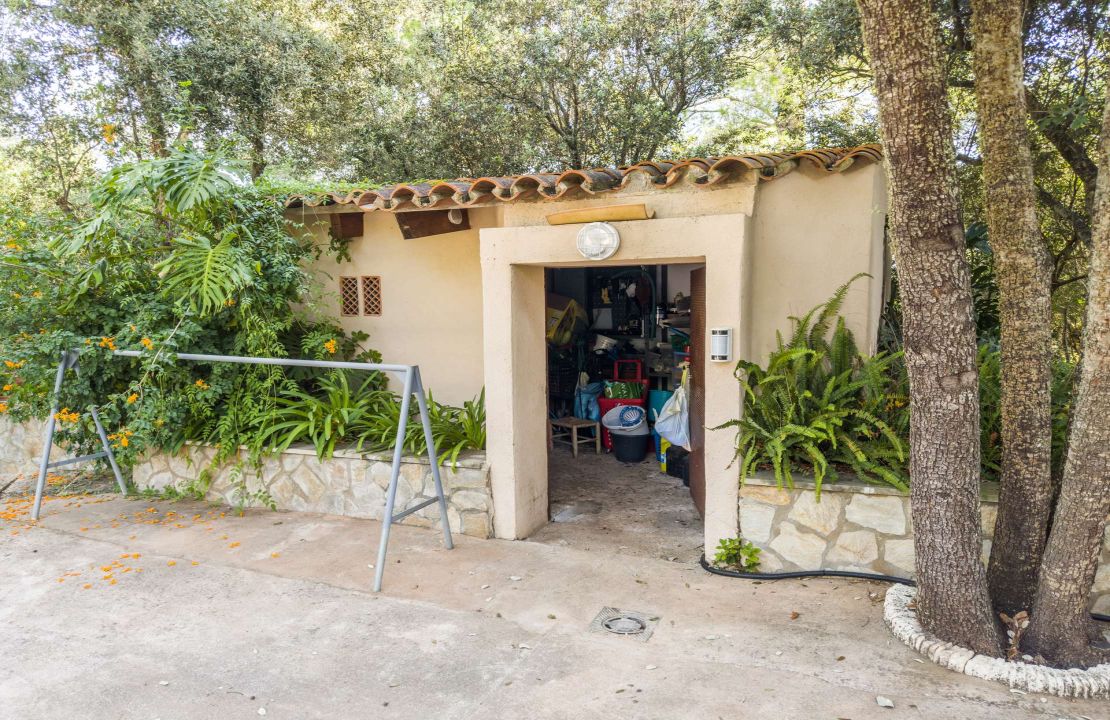 Finca in Pollenca North Mallorca with holiday rental license for sale