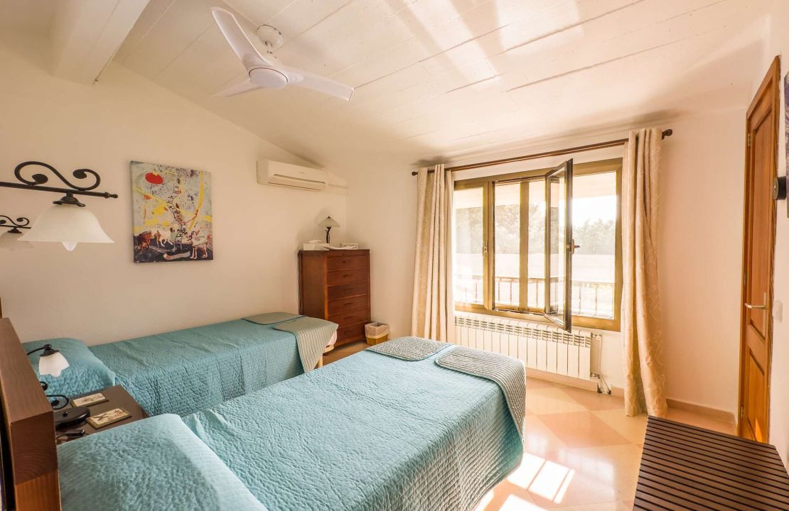 Finca in Pollenca North Mallorca with holiday rental license for sale