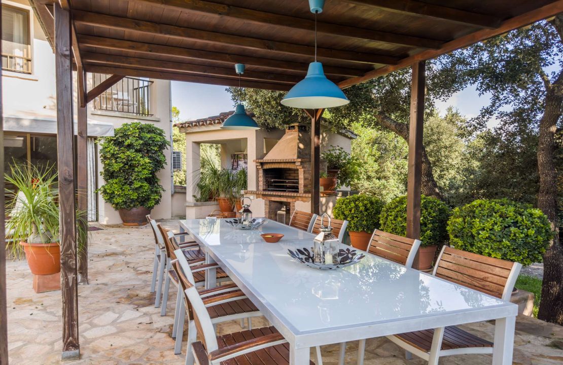 Finca in Pollenca North Mallorca with holiday rental license for sale