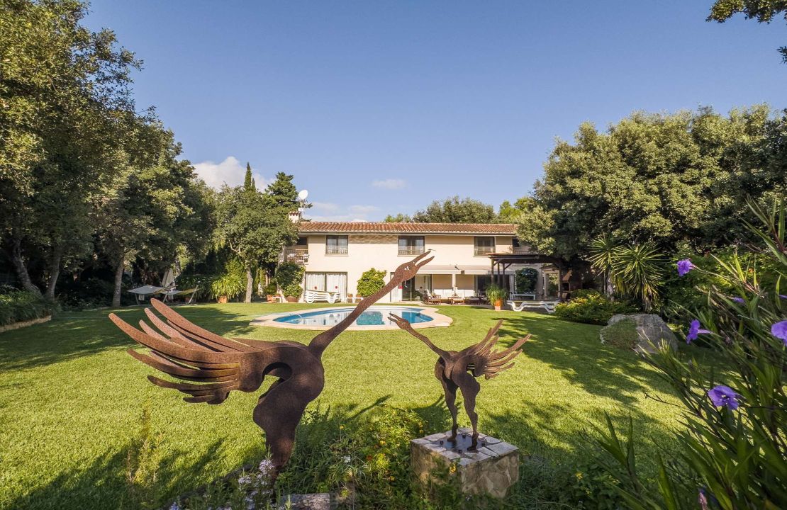 Finca in Pollenca North Mallorca with holiday rental license for sale
