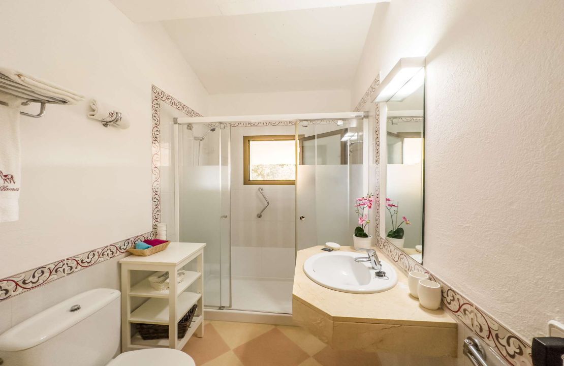Finca in Pollenca North Mallorca with holiday rental license for sale