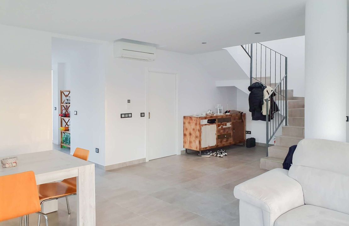 Moderna Villa en Venta en Can Picafort, Mallorca con Piscina y Aparcamiento