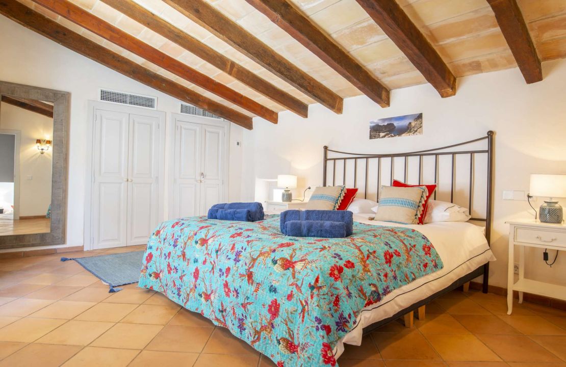 Hermosa casa en Mallorca Pollensa en venta situada en una tranquila calle