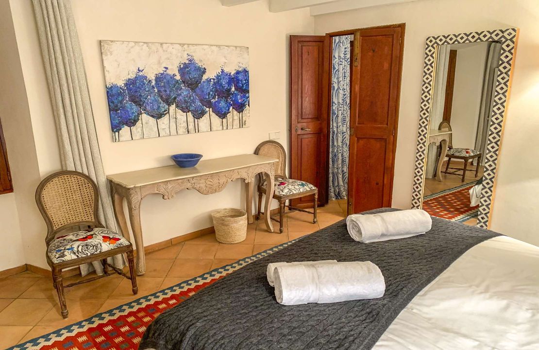Hermosa casa en Mallorca Pollensa en venta situada en una tranquila calle