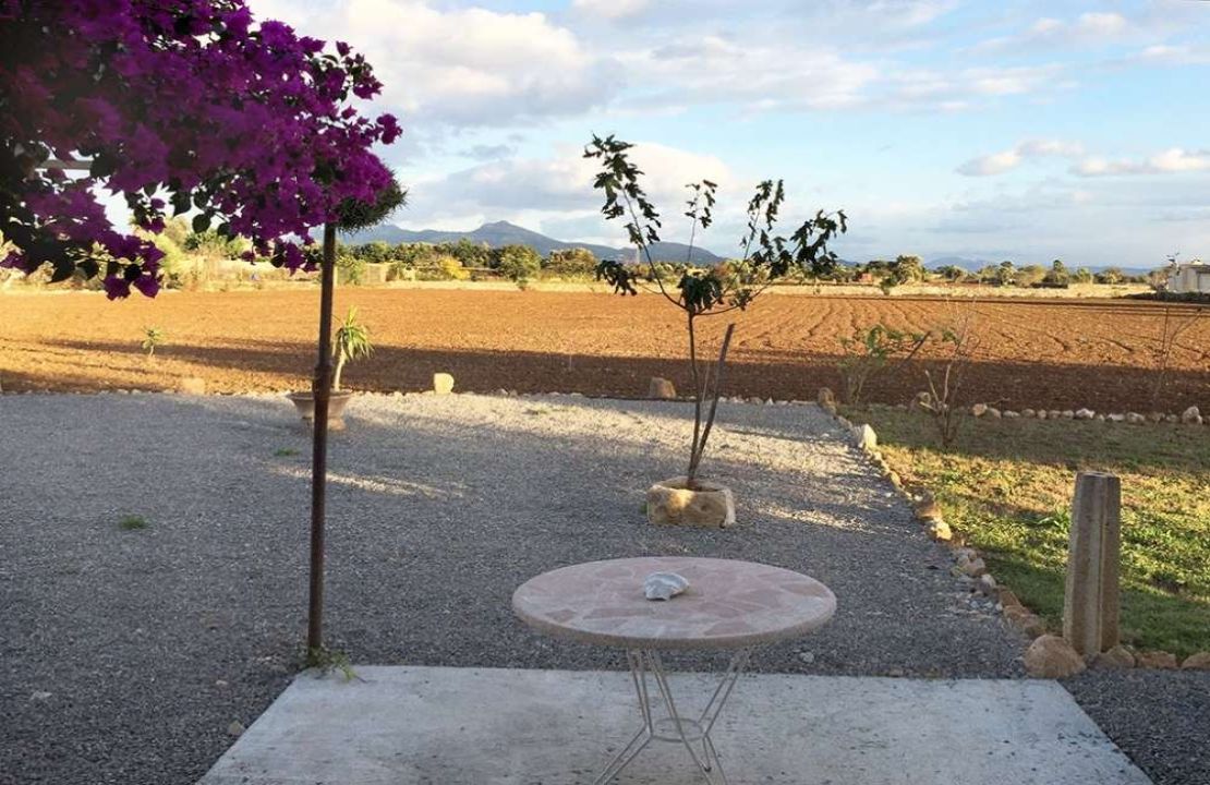 Country house with holiday rental license in Puerto Pollensa Mallorca with project to build a new house with pool