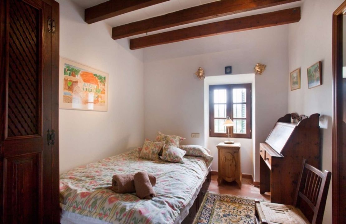 Fantastisches Haus in Cala San Vincente mit drei Gästehäusern, zwei Pools und Tennisplatz