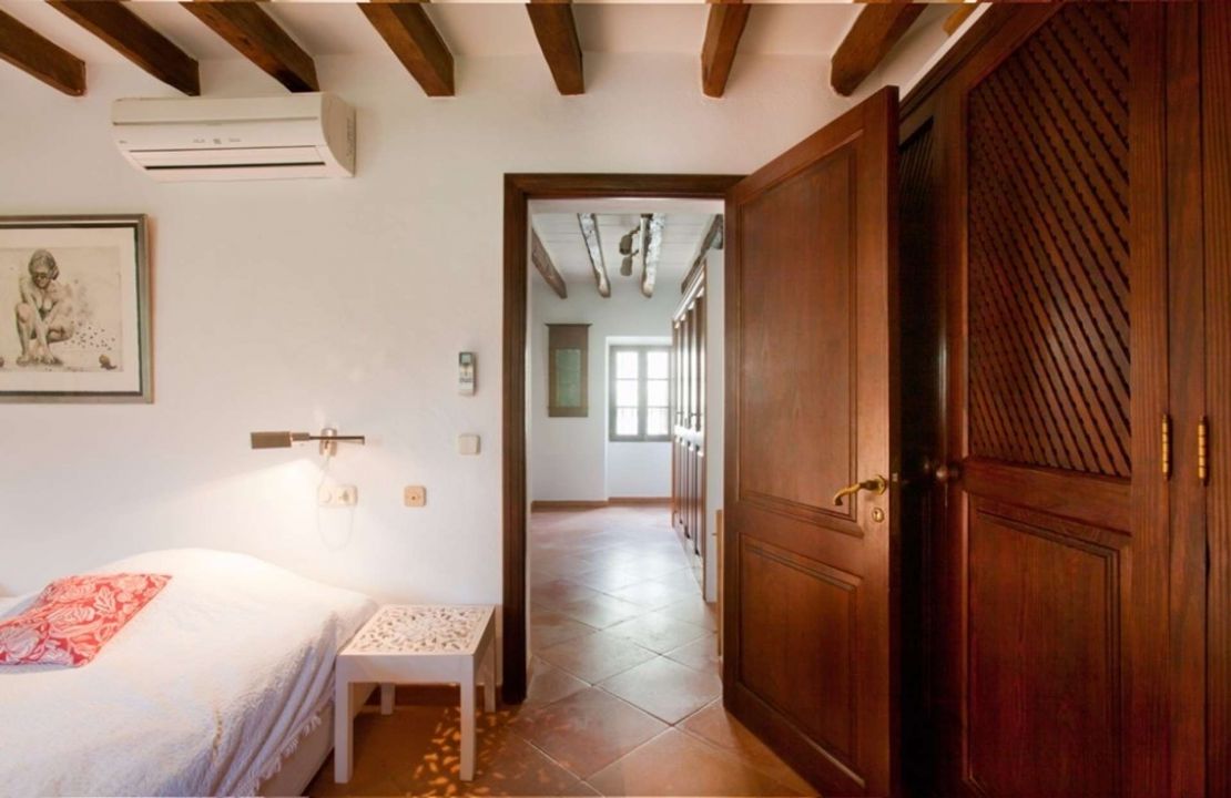Fantastisches Haus in Cala San Vincente mit drei Gästehäusern, zwei Pools und Tennisplatz