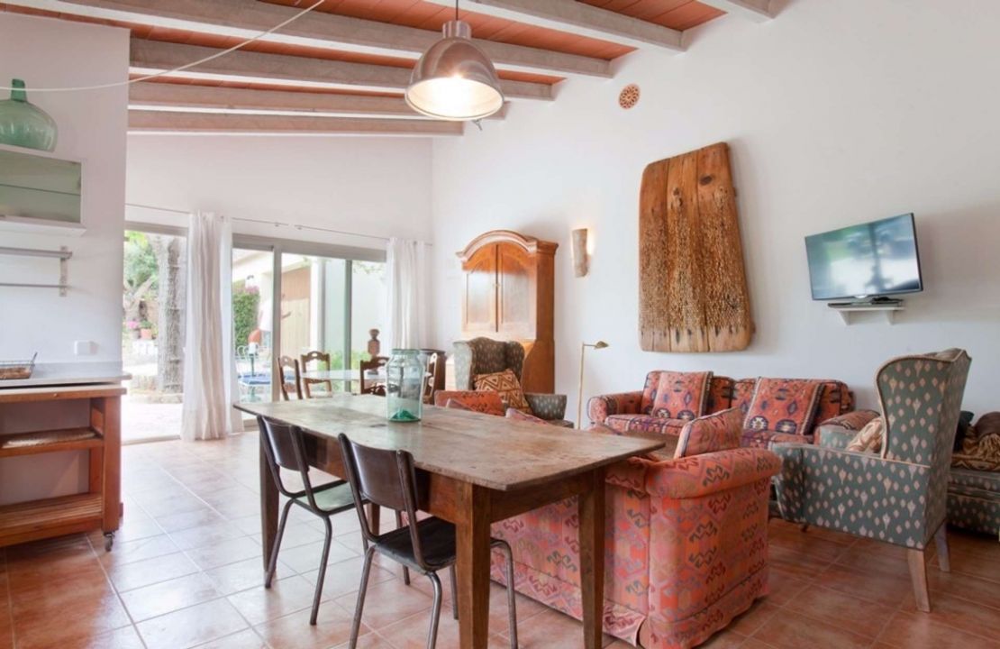 Fantastisches Haus in Cala San Vincente mit drei Gästehäusern, zwei Pools und Tennisplatz