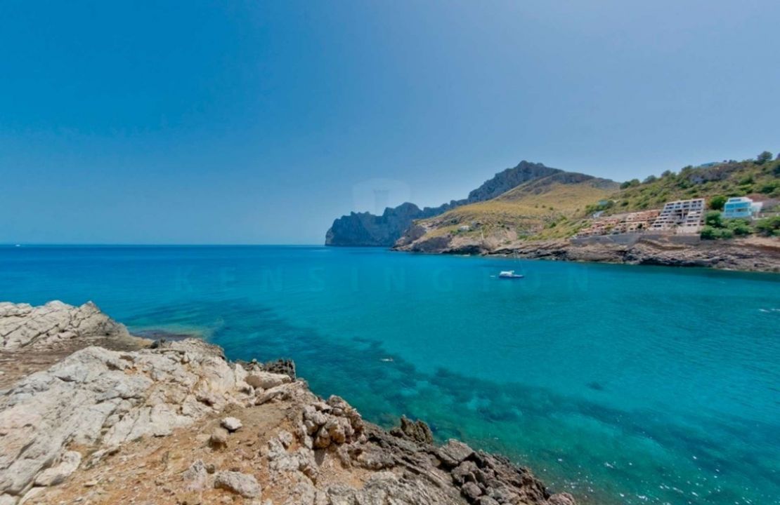 Fantastisches Haus in Cala San Vincente mit drei Gästehäusern, zwei Pools und Tennisplatz