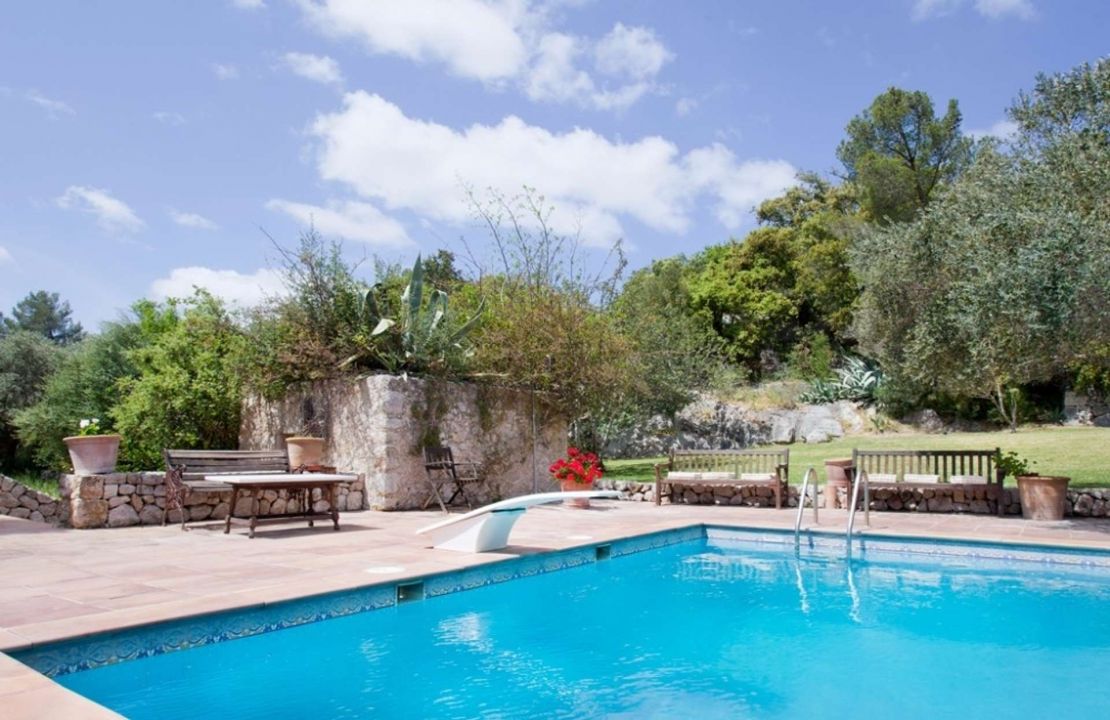 Fantastisches Haus in Cala San Vincente mit drei Gästehäusern, zwei Pools und Tennisplatz