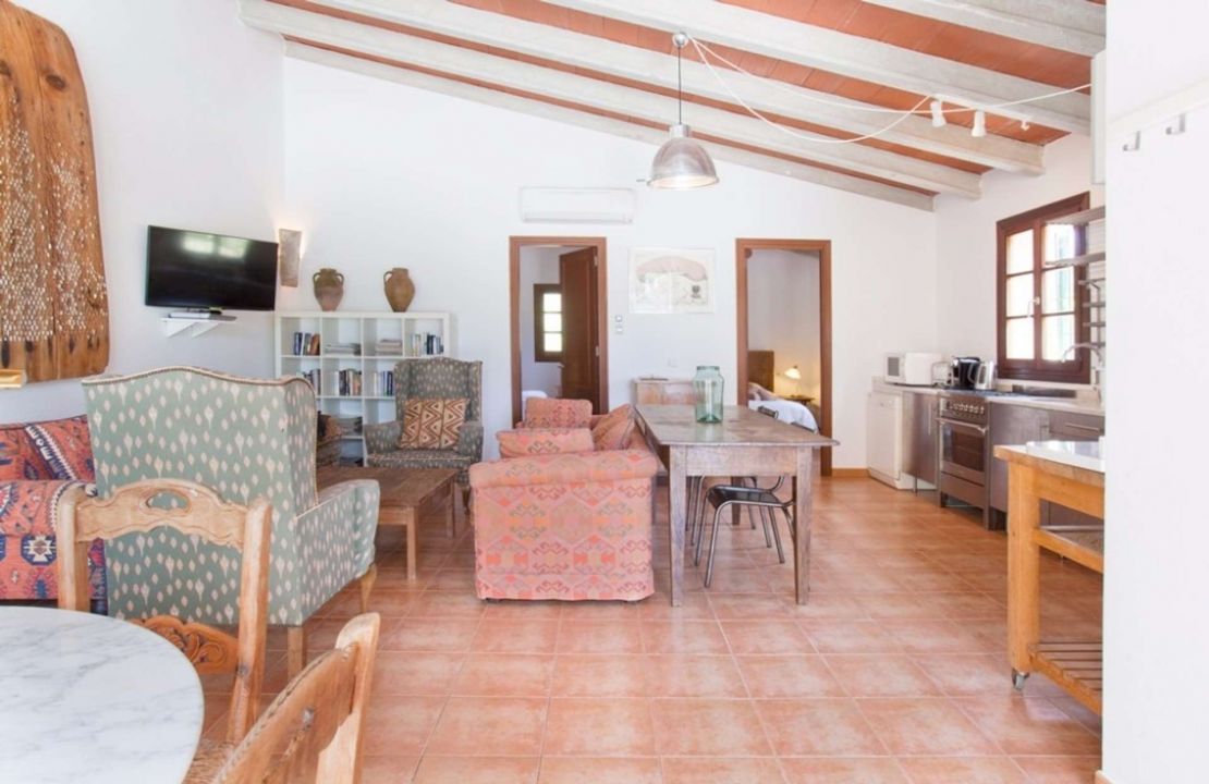 Fantastisches Haus in Cala San Vincente mit drei Gästehäusern, zwei Pools und Tennisplatz