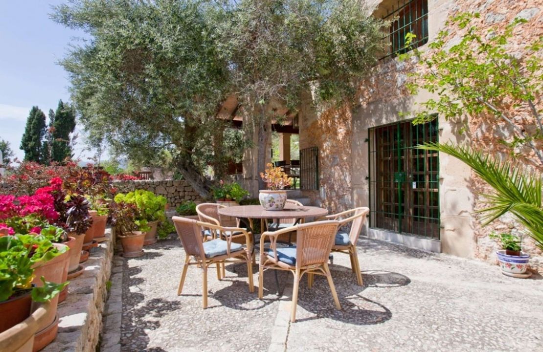 Fantastisches Haus in Cala San Vincente mit drei Gästehäusern, zwei Pools und Tennisplatz