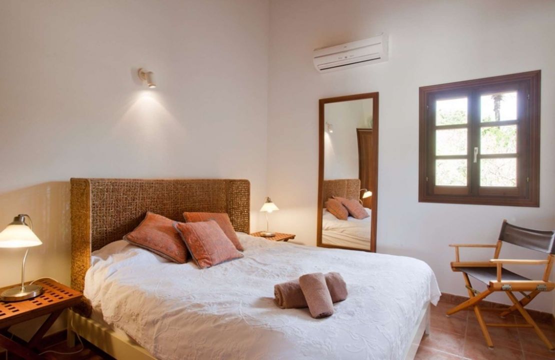 Fantastisches Haus in Cala San Vincente mit drei Gästehäusern, zwei Pools und Tennisplatz