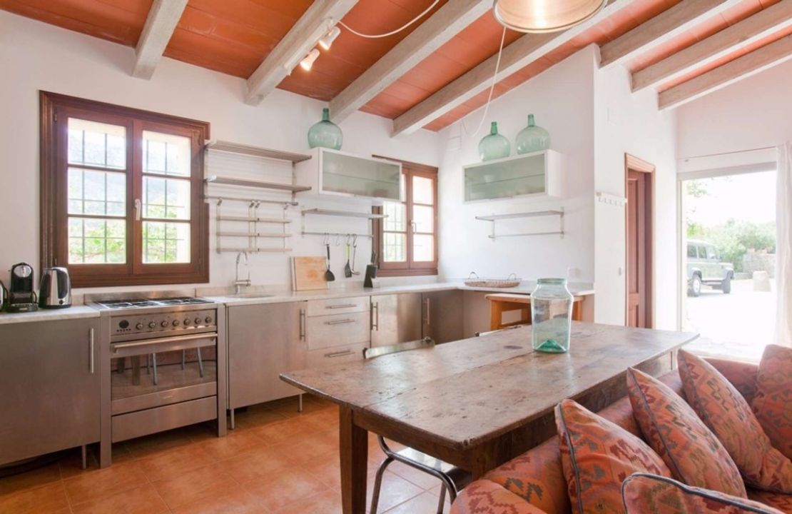 Fantastisches Haus in Cala San Vincente mit drei Gästehäusern, zwei Pools und Tennisplatz