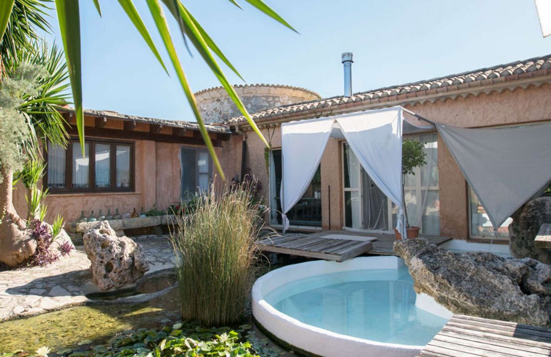 Finca Sa Pobla con antiguo molino