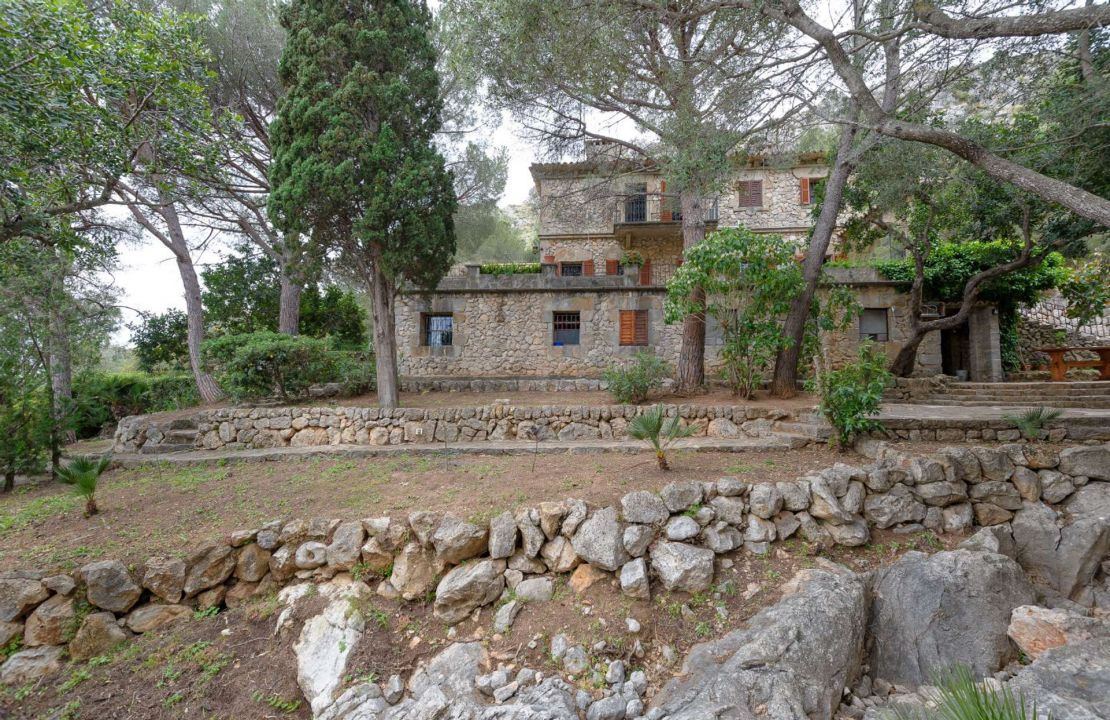 Spektakuläre Finca mit Steinhaus