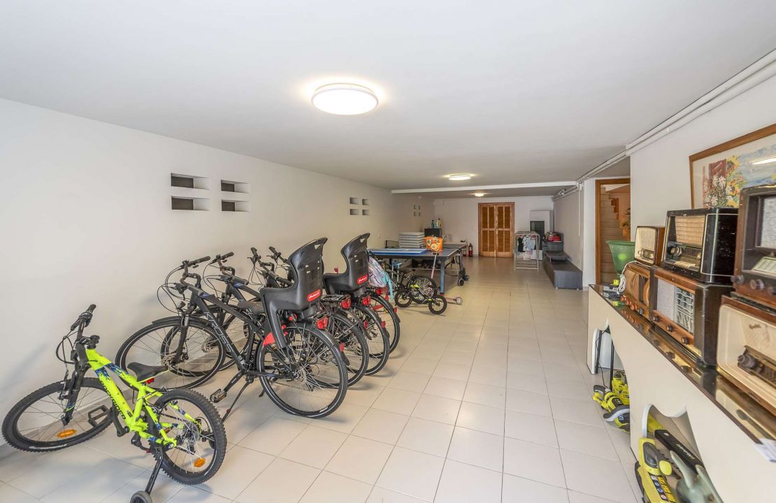 Villa zum Verkauf direkt am Strand von Alcudia mit Lizenz zur Ferienvermietung