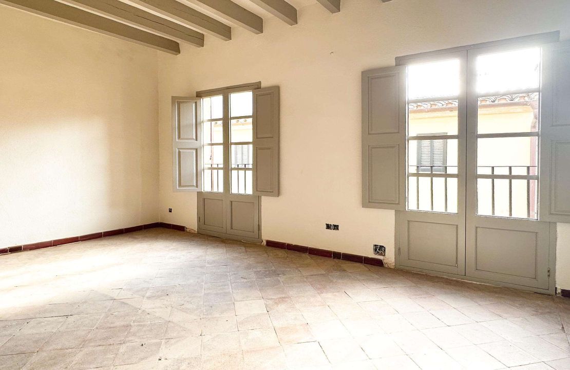 Townhouse with Holiday Rental License in the Heart of Pollensa for Sale