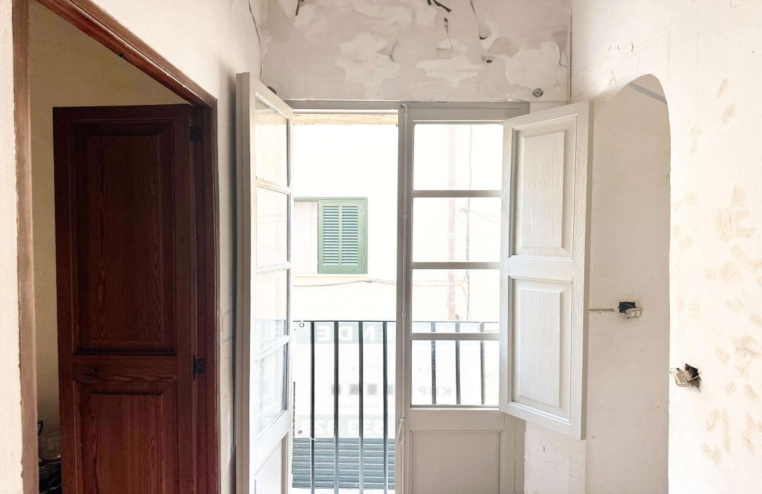 Townhouse with Holiday Rental License in the Heart of Pollensa for Sale