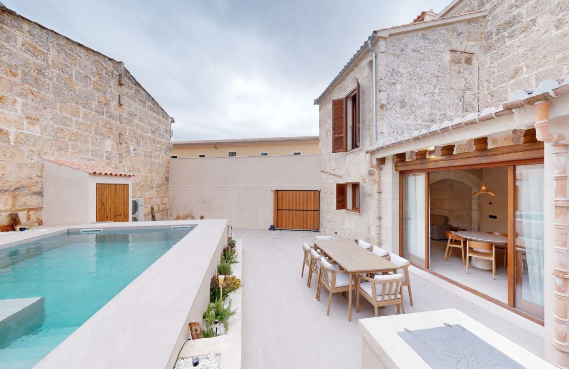 Casa señorial en Muro – Totalmente renovada con piscina