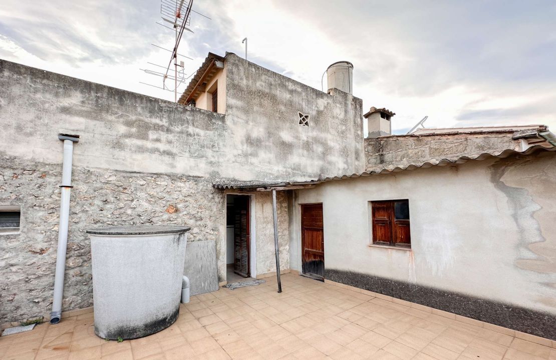 Adosado de 3 dormitorios en Pollensa, Mallorca con patio y dos terrazas en venta
