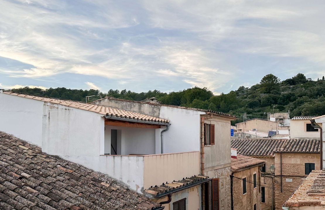 Adosado de 3 dormitorios en Pollensa, Mallorca con patio y dos terrazas en venta