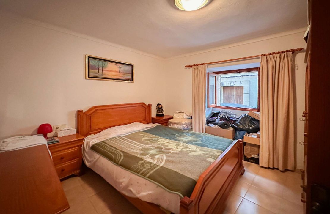 Adosado de 3 dormitorios en Pollensa, Mallorca con patio y dos terrazas en venta