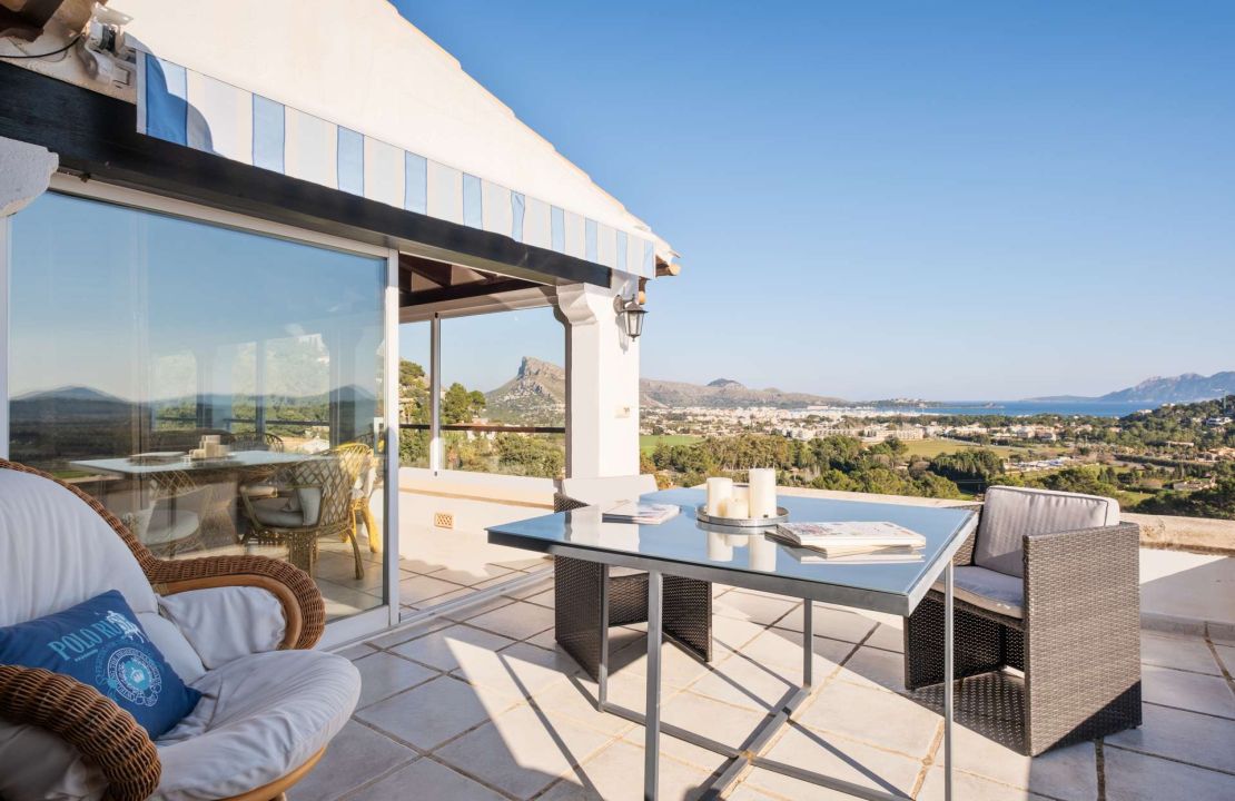 Wonderful located Villa in the area of El Vila Puerto Pollensa with stunning sea views