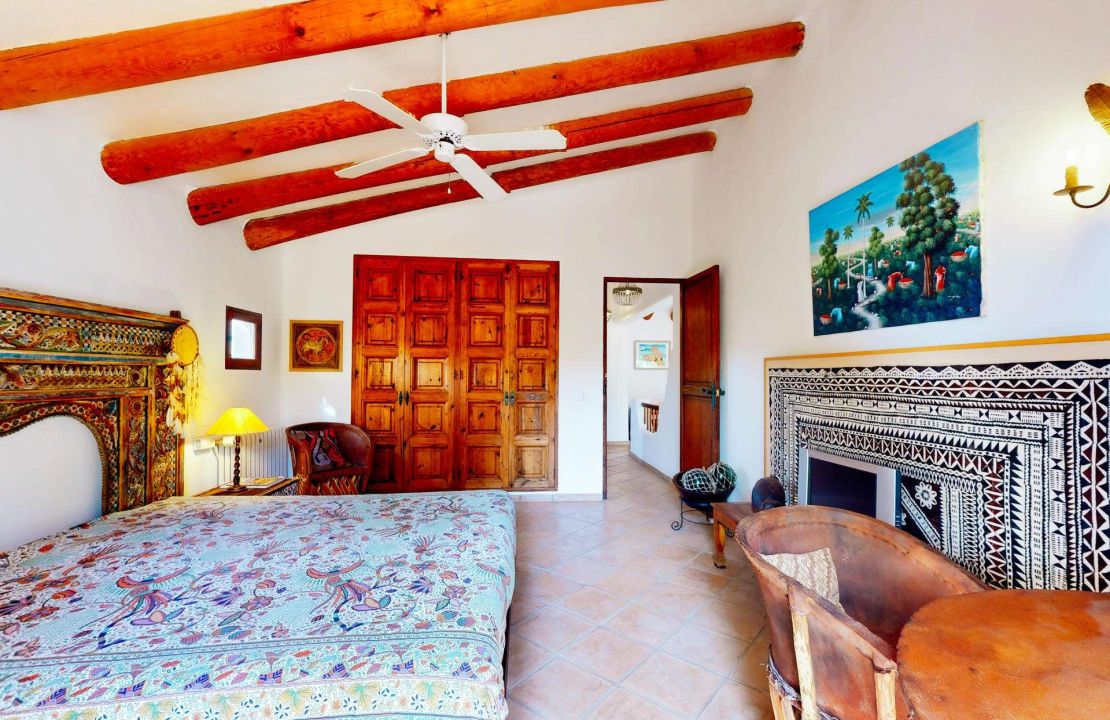 Dream villa in Bonaire Alcudia with pool, garage and partial sea views for sale with optional plots