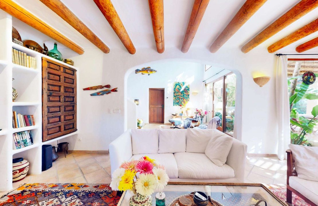 Dream villa in Bonaire Alcudia with pool, garage and partial sea views for sale with optional plots