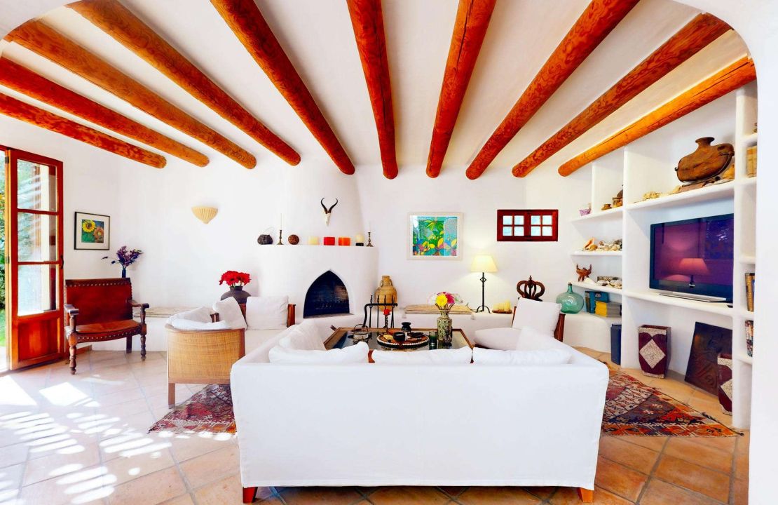 Dream villa in Bonaire Alcudia with pool, garage and partial sea views for sale with optional plots