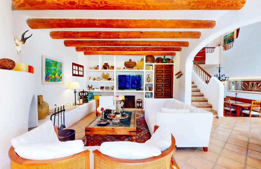 Dream villa in Bonaire Alcudia with pool, garage and partial sea views for sale with optional plots