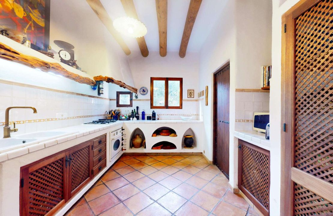 Dream villa in Bonaire Alcudia with pool, garage and partial sea views for sale with optional plots