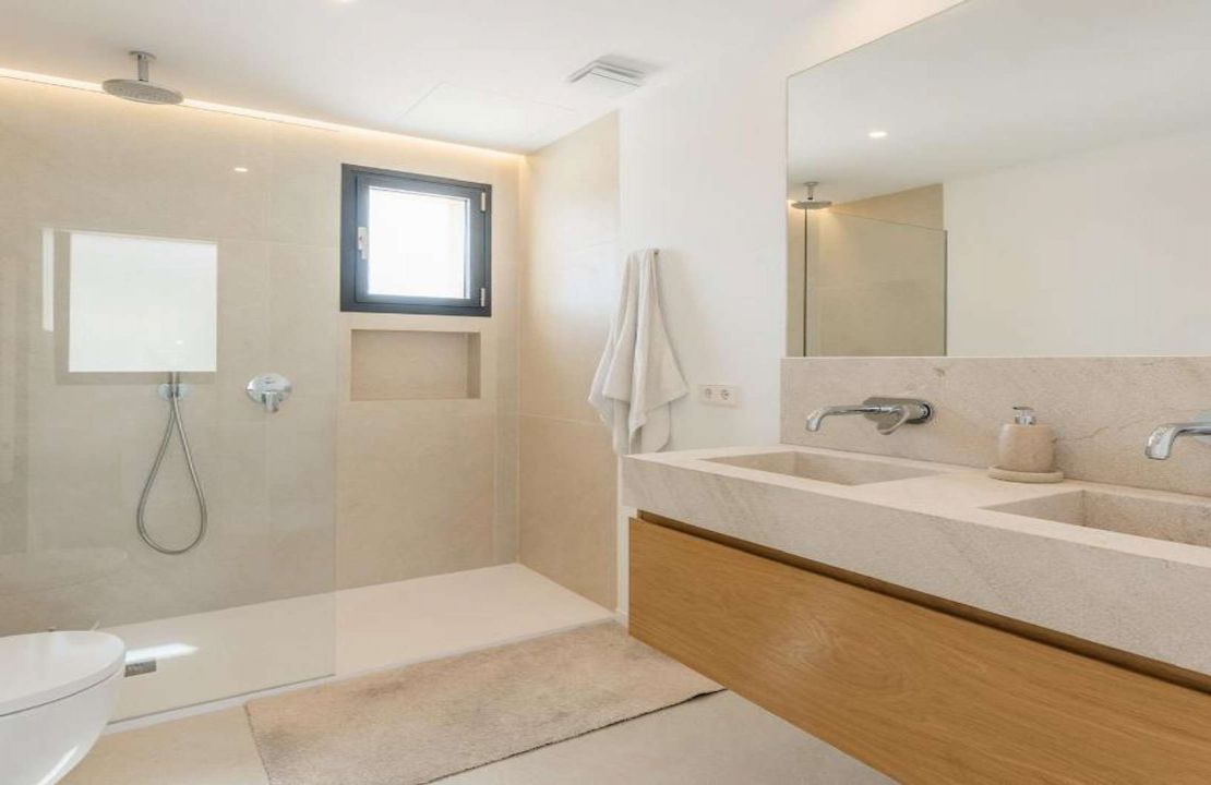 Modernes Stadthaus in Campanet Mallorca, mit Pool und BBQ
