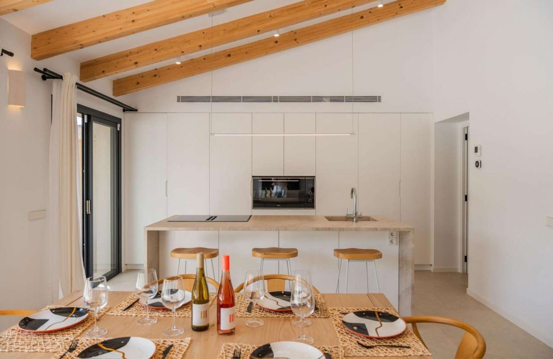 Modernes Stadthaus in Campanet Mallorca, mit Pool und BBQ