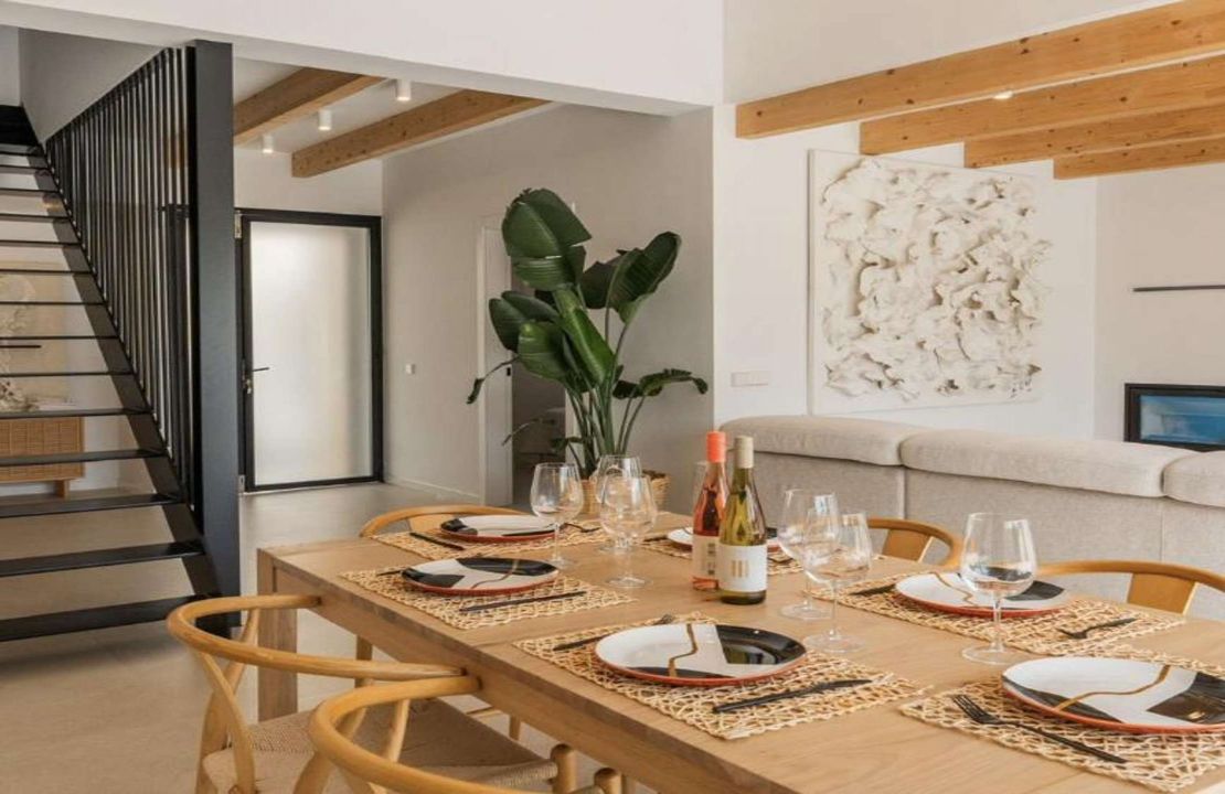 Modernes Stadthaus in Campanet Mallorca, mit Pool und BBQ