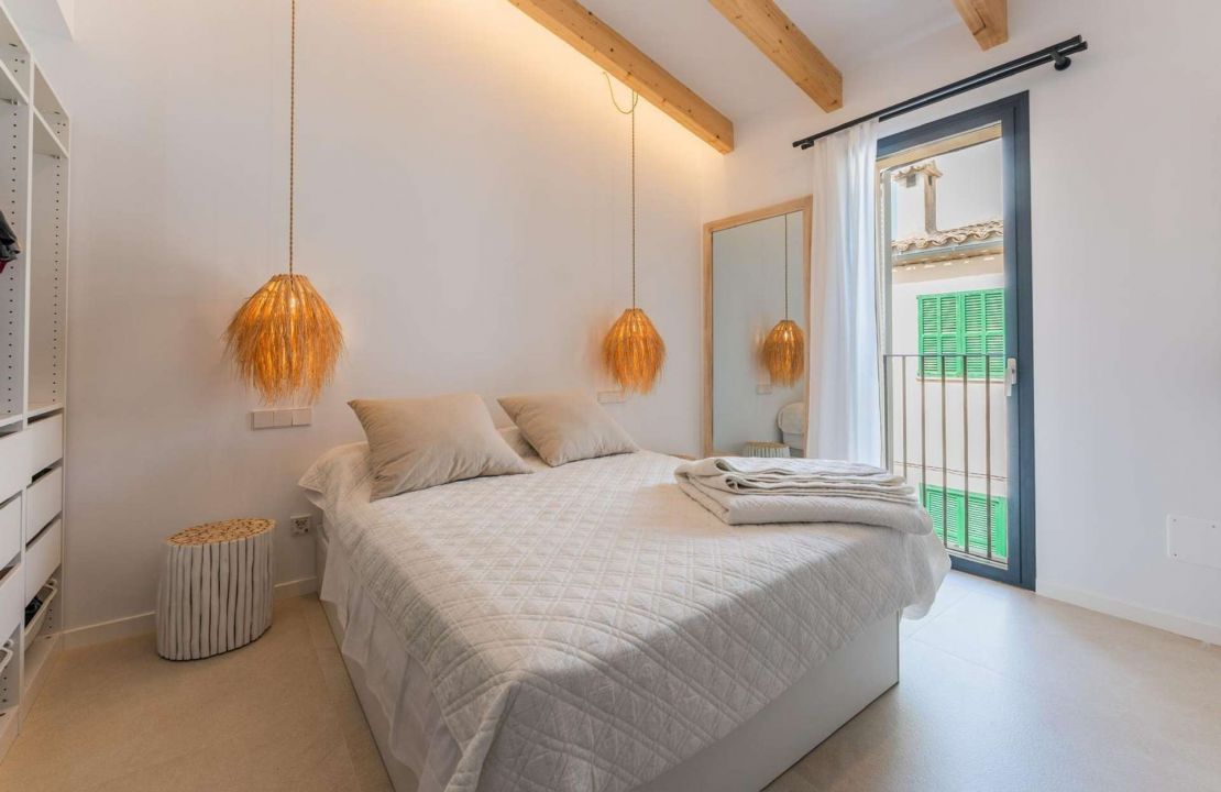 Modernes Stadthaus in Campanet Mallorca, mit Pool und BBQ