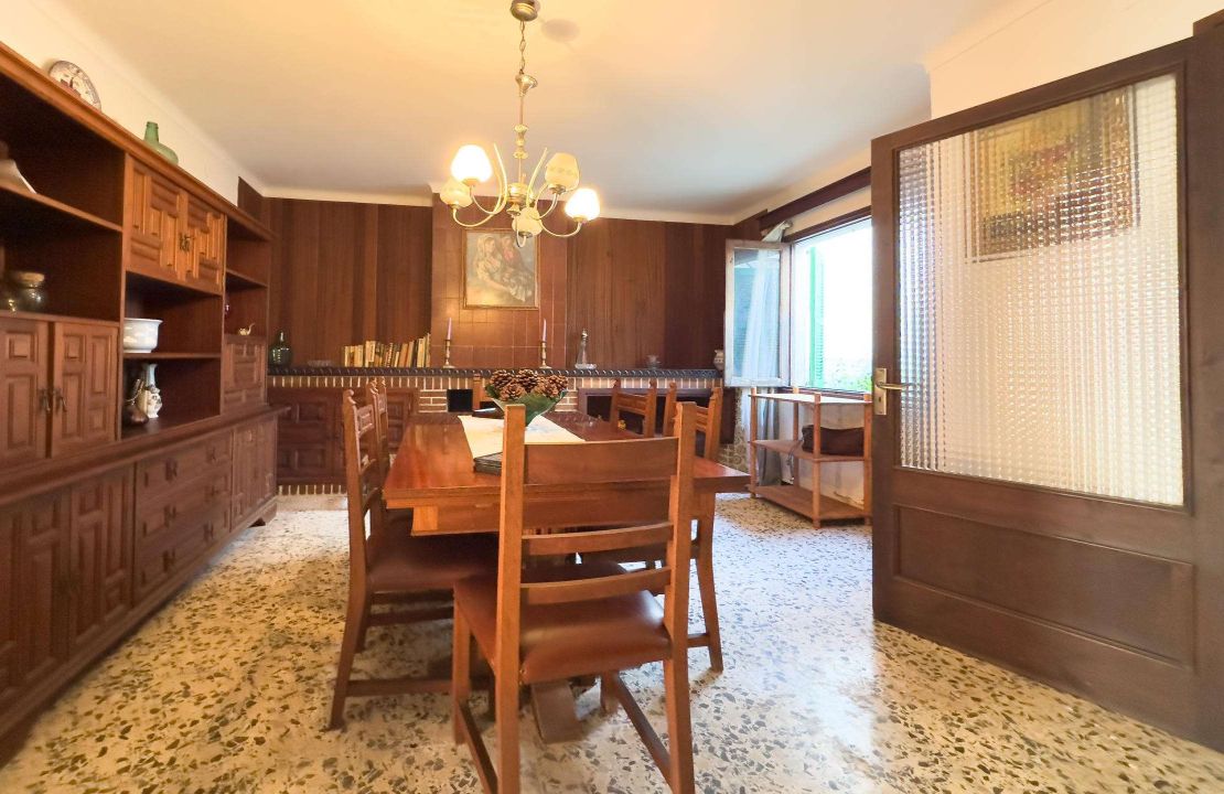 Townhouse for sale in Pollensa Mallorca with patio to reform
