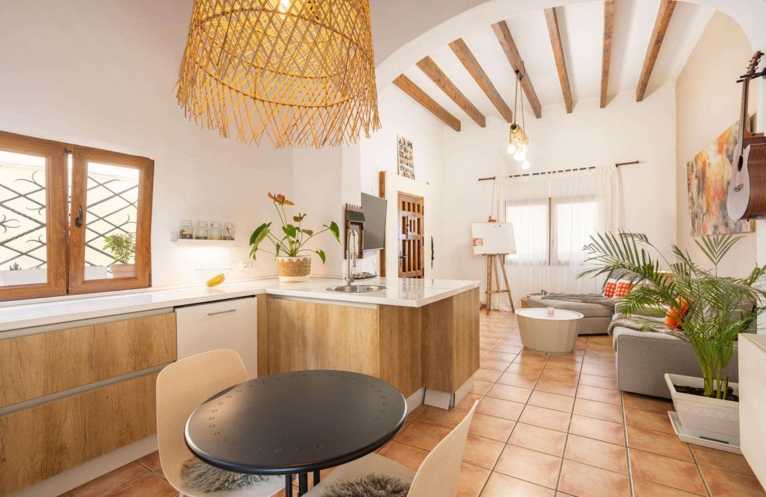 Neuwertiges Stadthaus mit Pool in Santa Margalida und separatem Gästeapartment