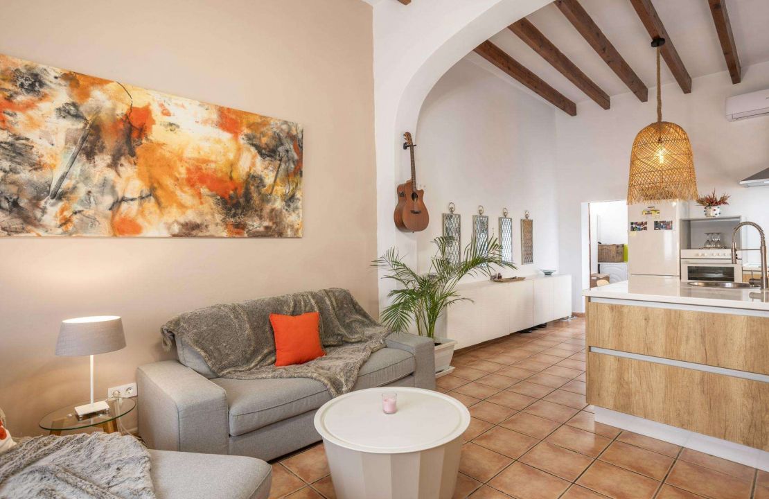 Neuwertiges Stadthaus mit Pool in Santa Margalida und separatem Gästeapartment