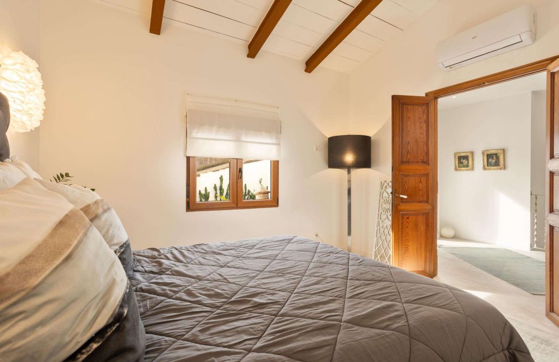 Neuwertiges Stadthaus mit Pool in Santa Margalida und separatem Gästeapartment